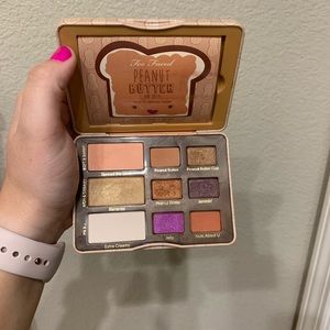 Too Faced Peanut butter & Jelly Eyeshadow Palette